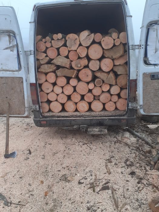 Lemne de foc cu transport gratuit.