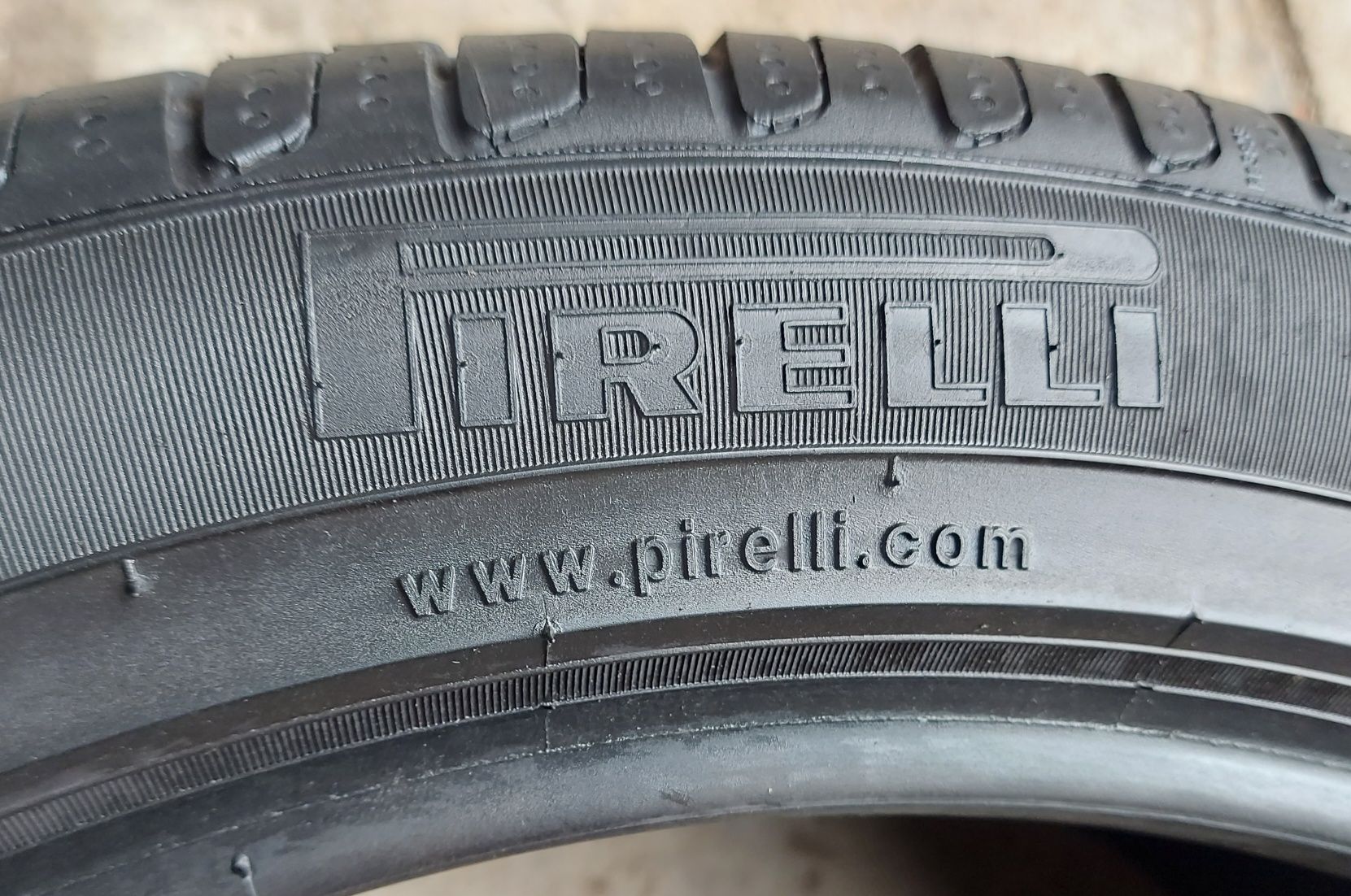 Set 2buc 235/45 R20 100V Pirelli Seal Inside vară