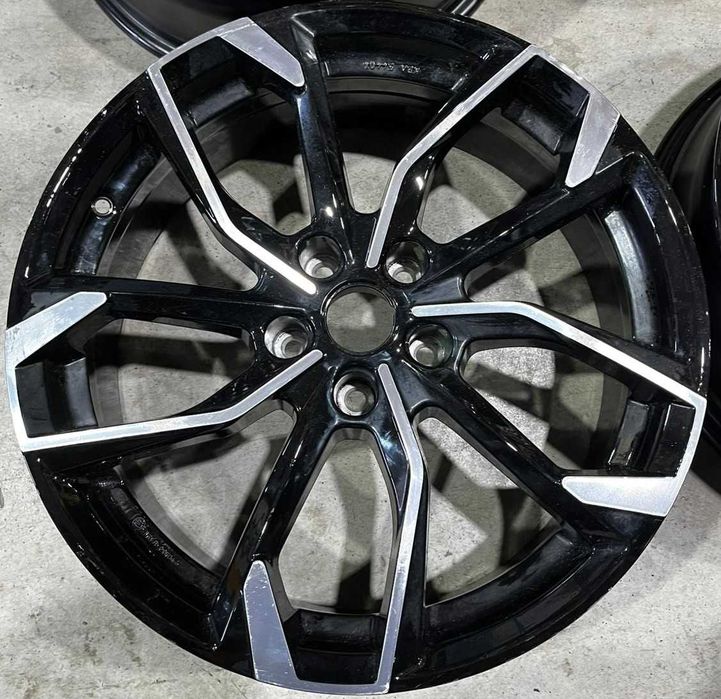 Jante Negre Aliaj Diamond Cut 19 Zoll  ET32