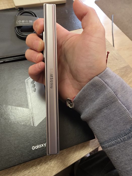 Samsung Z fold 6 256GB RAM 12GB