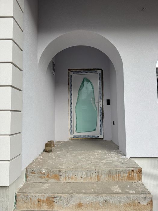 Нова ПВЦ  входна врата