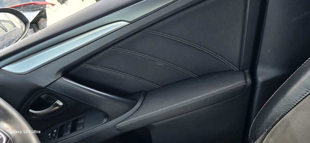Interior piele toyota avensis t27