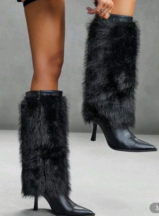 Нови уникални дамски ботуши на ток 37н.