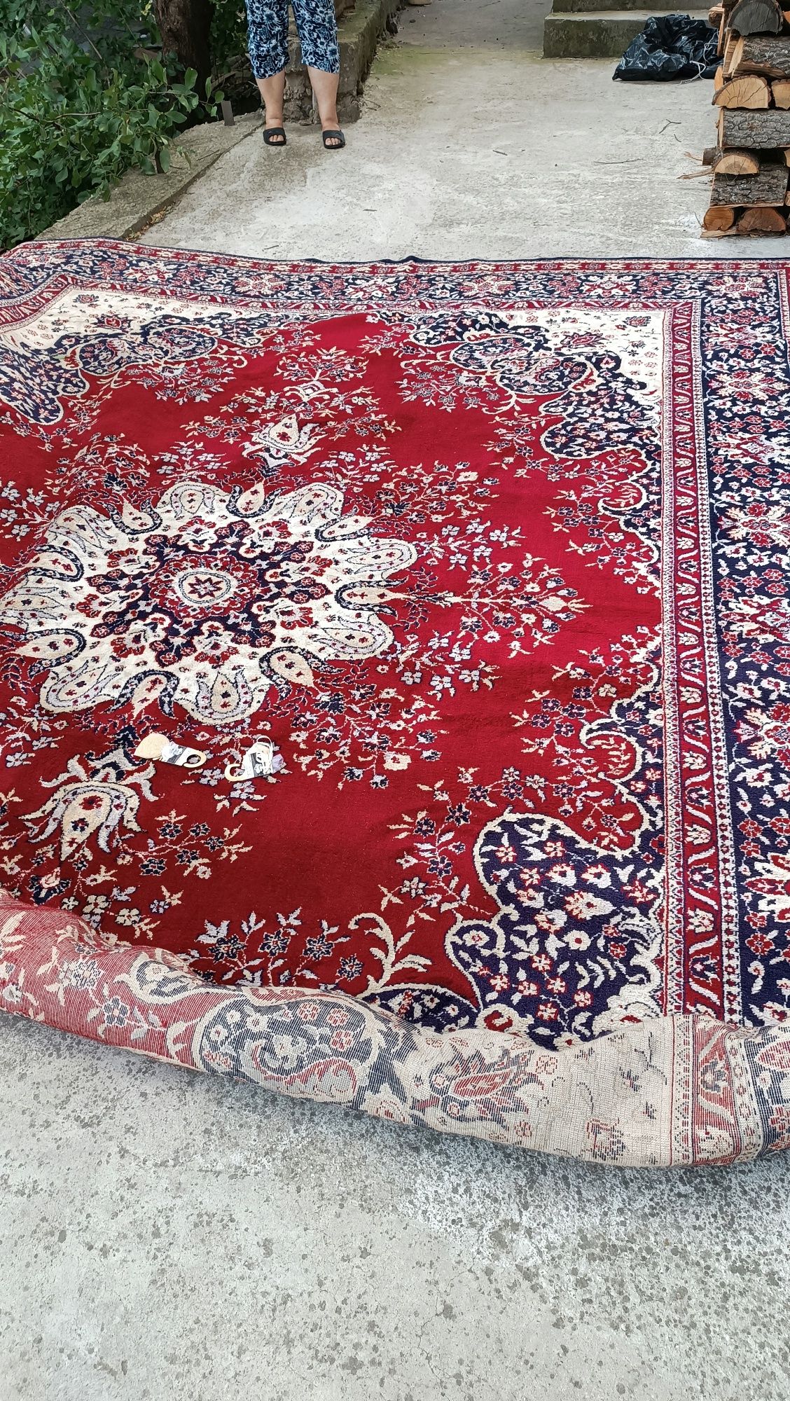 Продавам  персийски килим