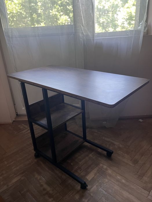 Masuta cu inaltime reglabila, maro/negru
