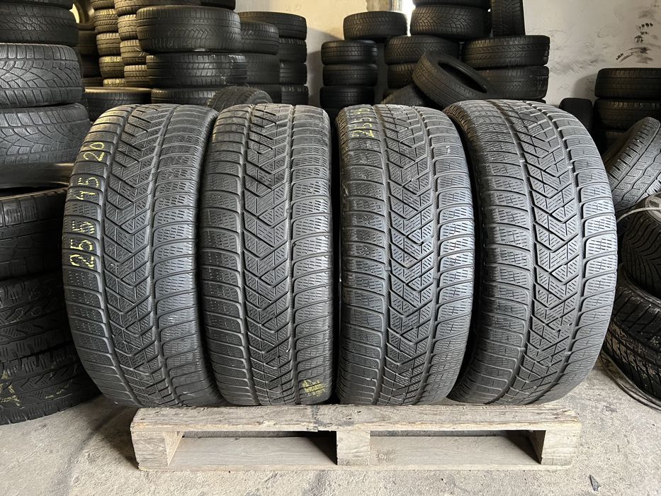 4 anvelope de iarna 255/45/20 pirelli!