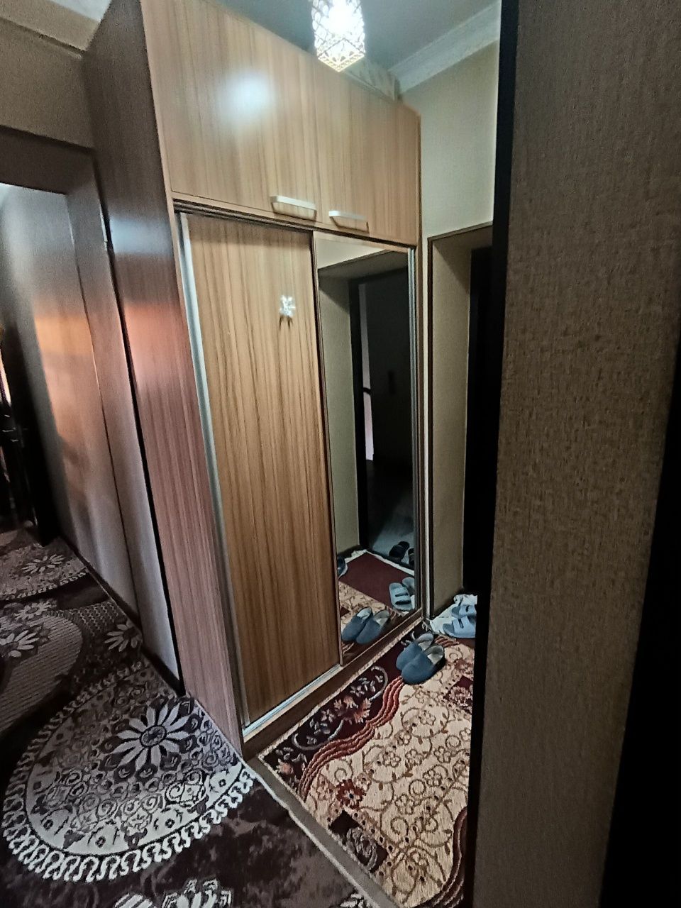 3х комнатная с мебелью и техникой в 7 этажках (роща)