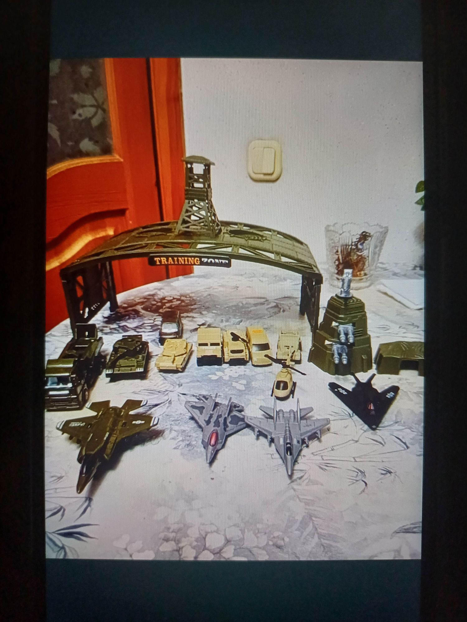 Продам детскую военную базу.