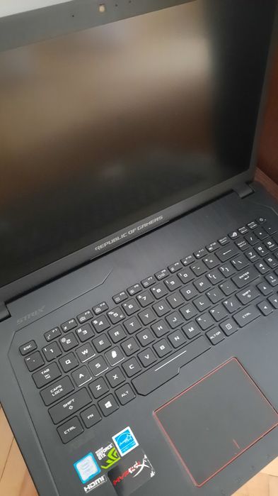 Vand Laptop Asus Rog STRIX  17"