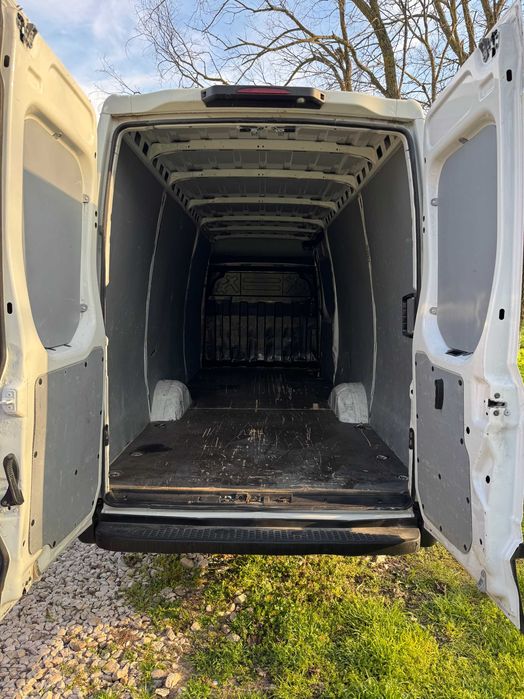 Iveco Daily Modelul extra lung, inmatriculat recent