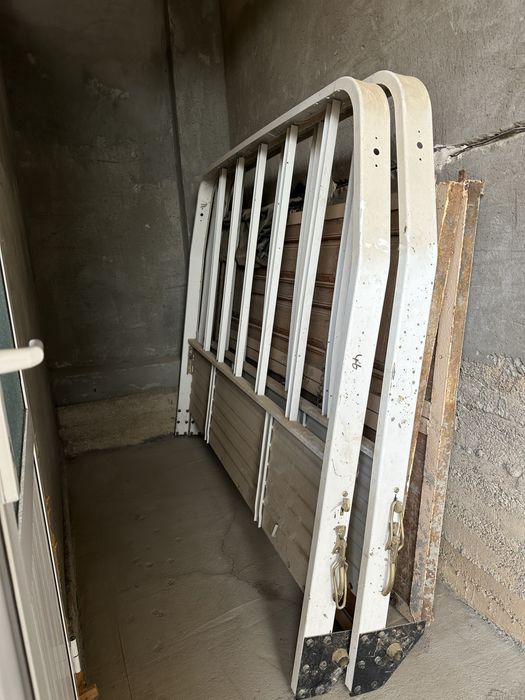 Bort eshigi orqa kuzov eshigi