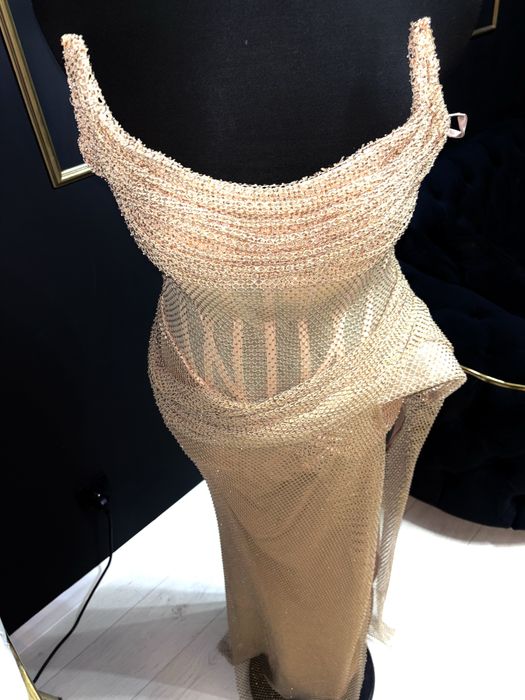 Rochie lunga pe corset