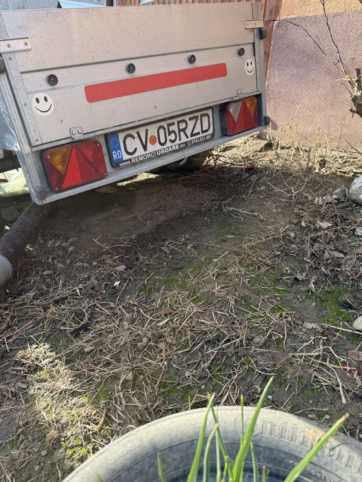 Vand remorca marca Pop Industry