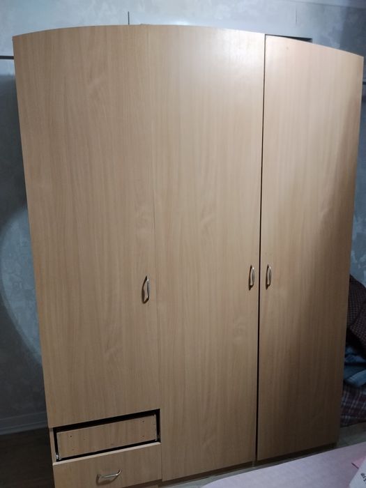 продам шкаф в хорошем состоянии