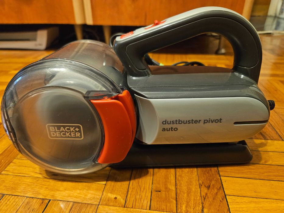 Aspirator auto 12V pivot Black+Decker - PV1200AV