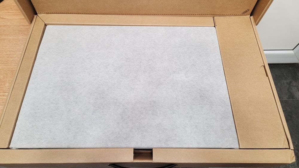 Hope Amanet P11-Asus V16 NOU/intel core 7 240H/M2 512gb/RTX4050-6gb