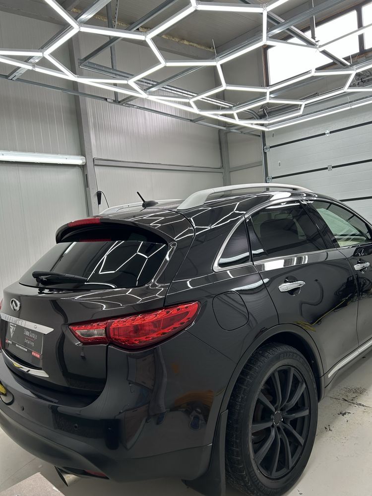Shine Garage Varna Детайлинг студио Полиране,Детайлно почистване фолиа