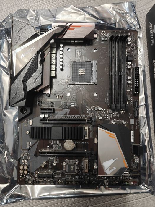 Ryzen 5 5600x, 32GB DDR4 3200MHz, Aorus B450