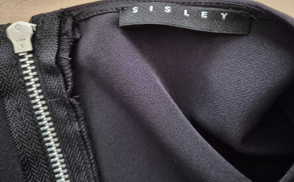 Sisley, черна рокля с джобове, размер S