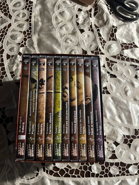 10 DVD - colecția „Alfred Hitchcock – Maestrul suspansului”
