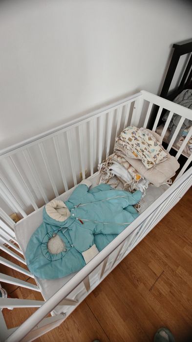 Продам детскую кроватку TOMIX, поперечный маятниковый механизм