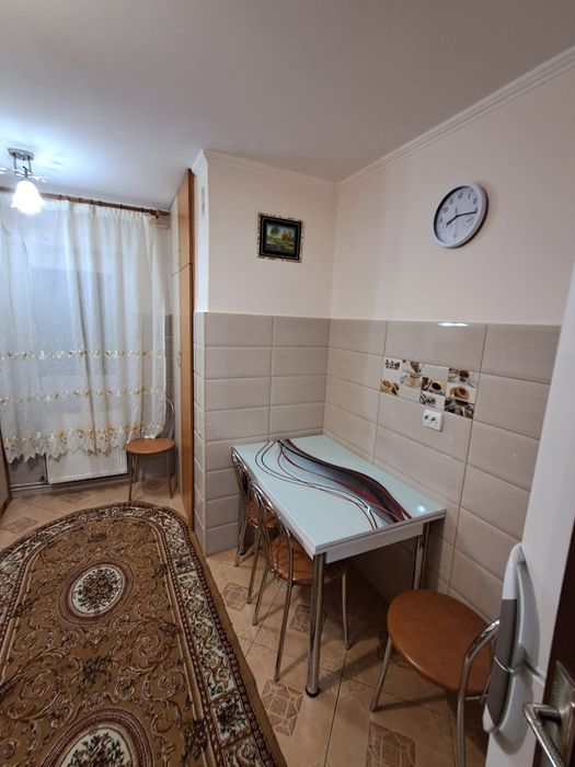 Închiriere apartament cu 3 camere