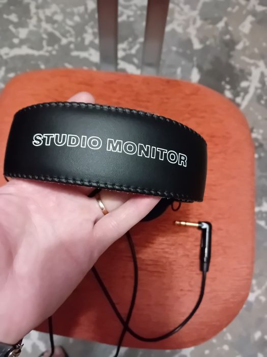 Căsti Studio  cu fir