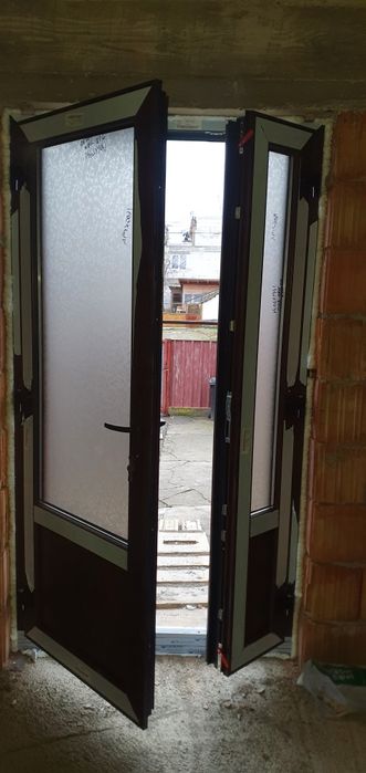 Termopane uși, ferestre și Rulouri exterioare aluminiu