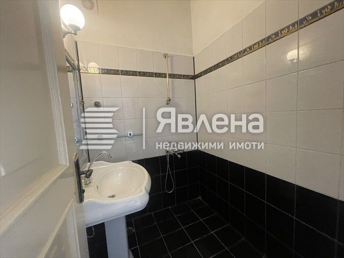 Дава се под наем Четиристаен апартамент в София, Център - 102 кв.м за 800 € - Снимка #4