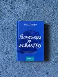 Cartea ‘ Fauritoarea de Albastru’ de Lois Lowry