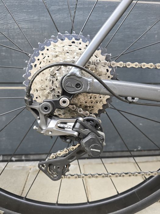 Bicicleta gravel electrică canyon mărimea L impecabilă