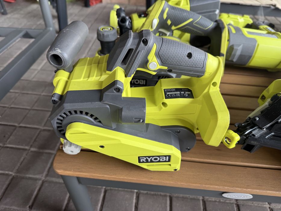 Ryobi-Mașină de rindeluit 18V ONE+™
R18PL-0