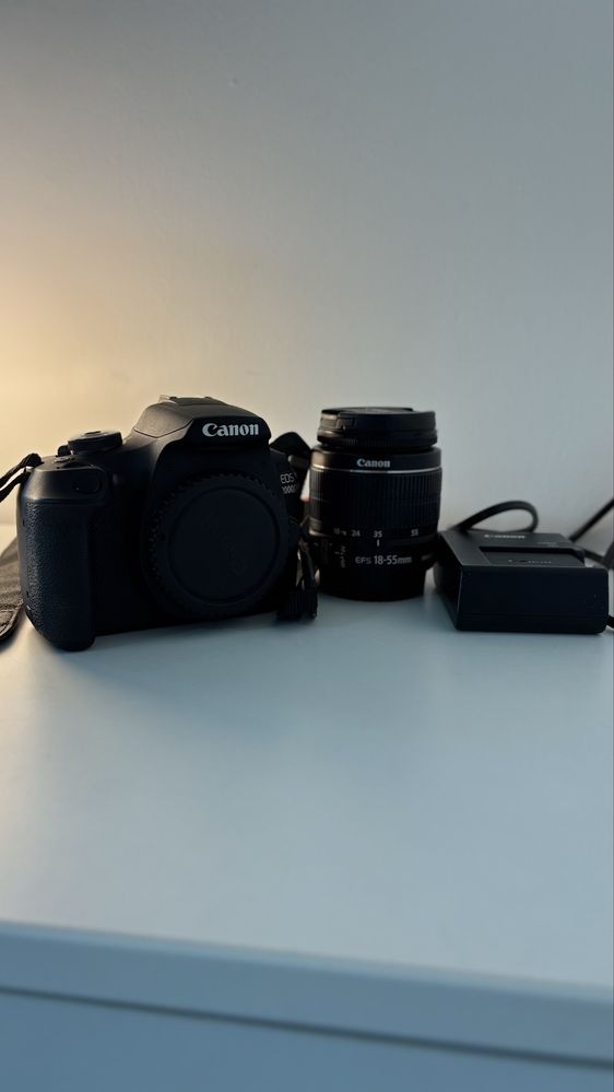 Aparat foto DSLR canon EOS 2000D, 24.1 Mp + obiectiv EF-S 18-55mm