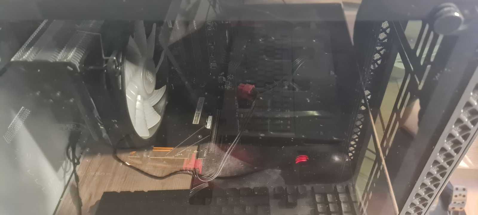 Геймърски компютър – Ryzen 5 5600X / 32GB RAM / RX 570 / 750W PSU