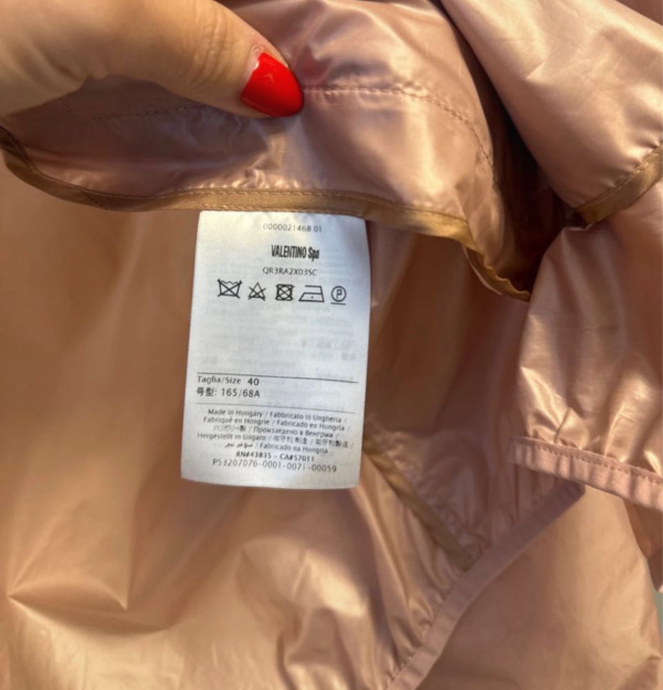 Fâș Red Valentino