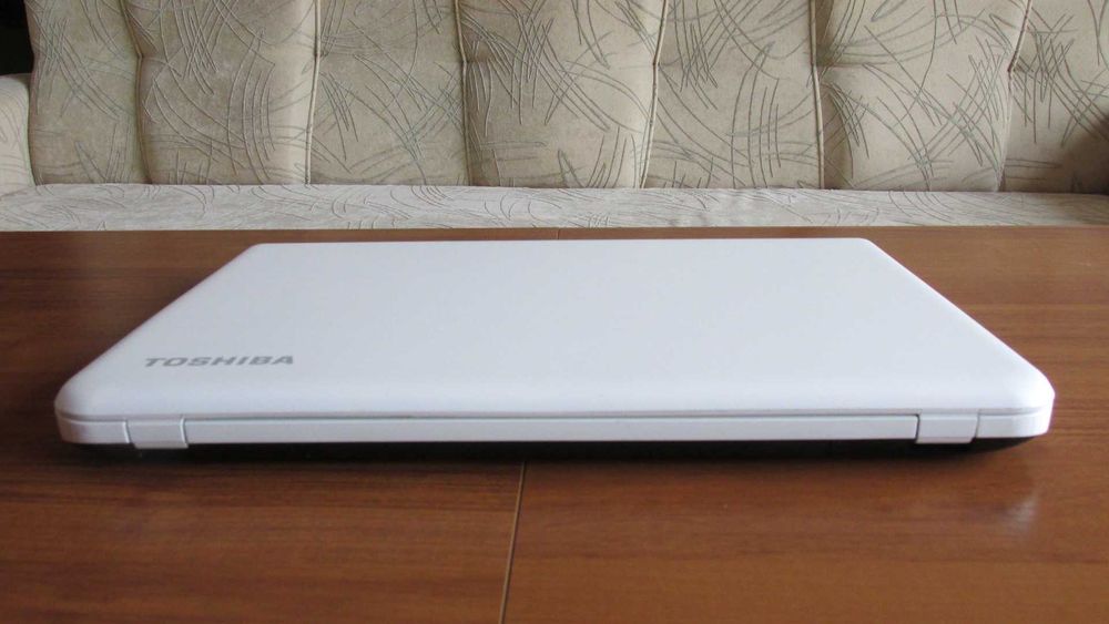 17.3 инча Tochiba с Intel i5-5200,ново SSD