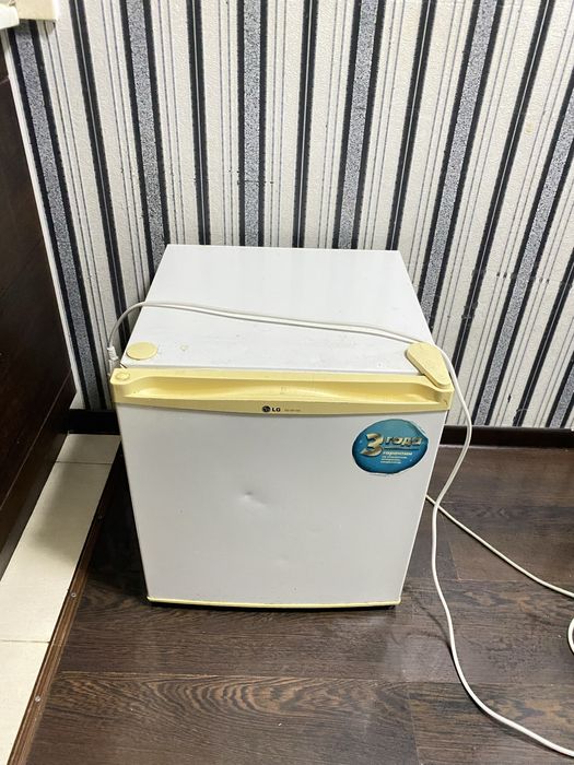 Хододильник маленький