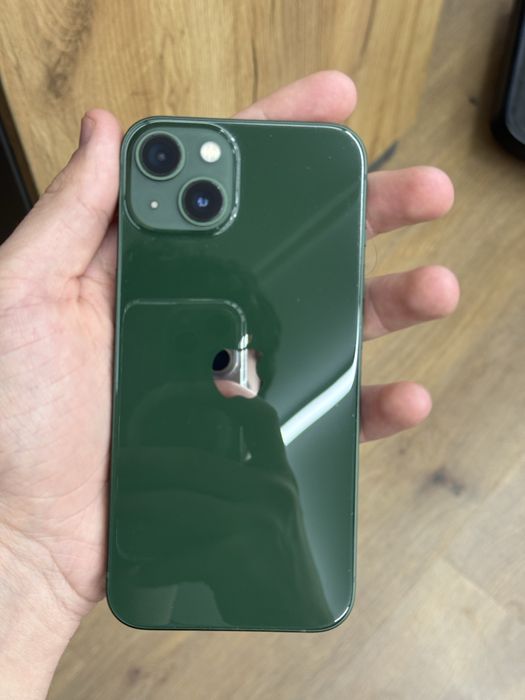 Vand Iphone 13 in stare perfecta