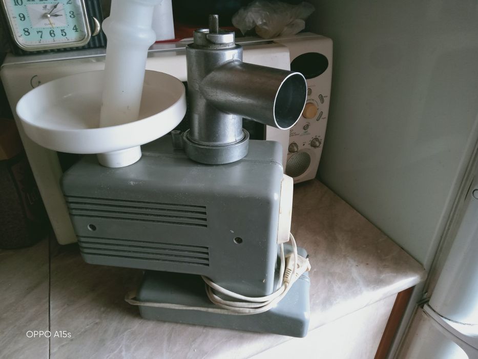 Продам электромясорубку на запчасти