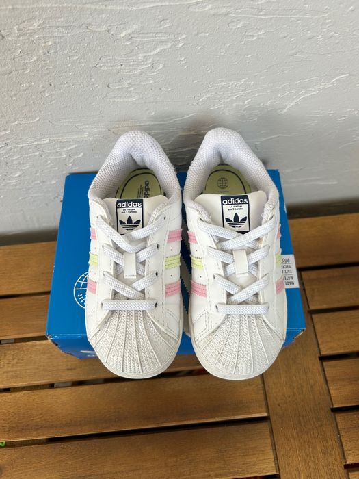 Кецове за момиче adidas superstar