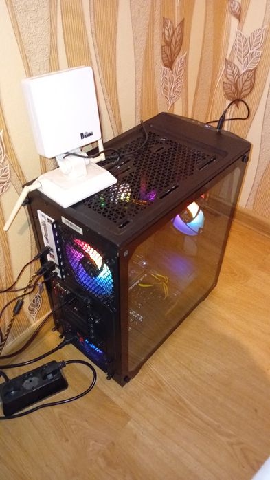 Геймърски компютър   Ryzen 5  2600x 16gb gtx1660s 6gb