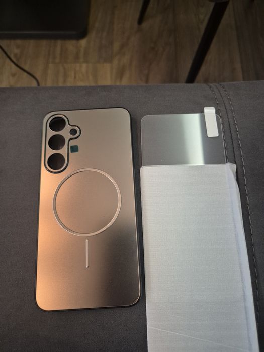 Лот от калъф / кейс за Samsung galaxy S24 + plus и защитно стъкло