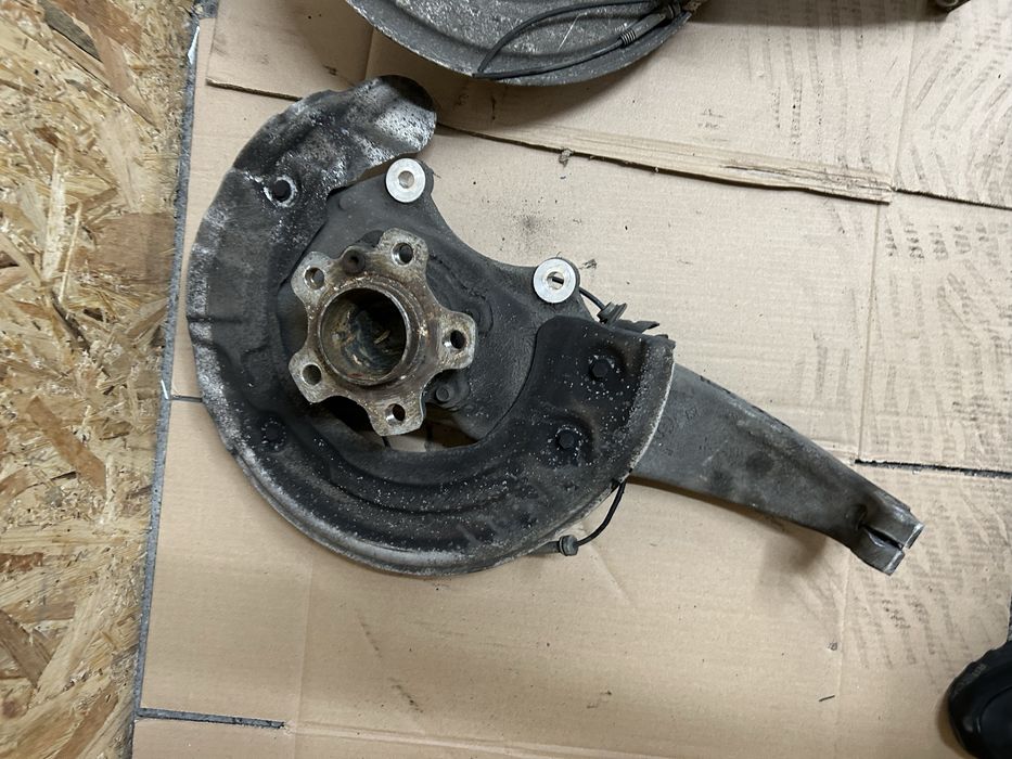 Fuzeta / rulment bmw G30 G31 tractiune spate 2W