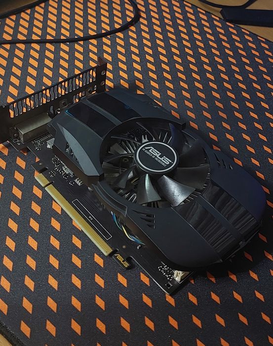 Продам видкокарту GTX 1050TI