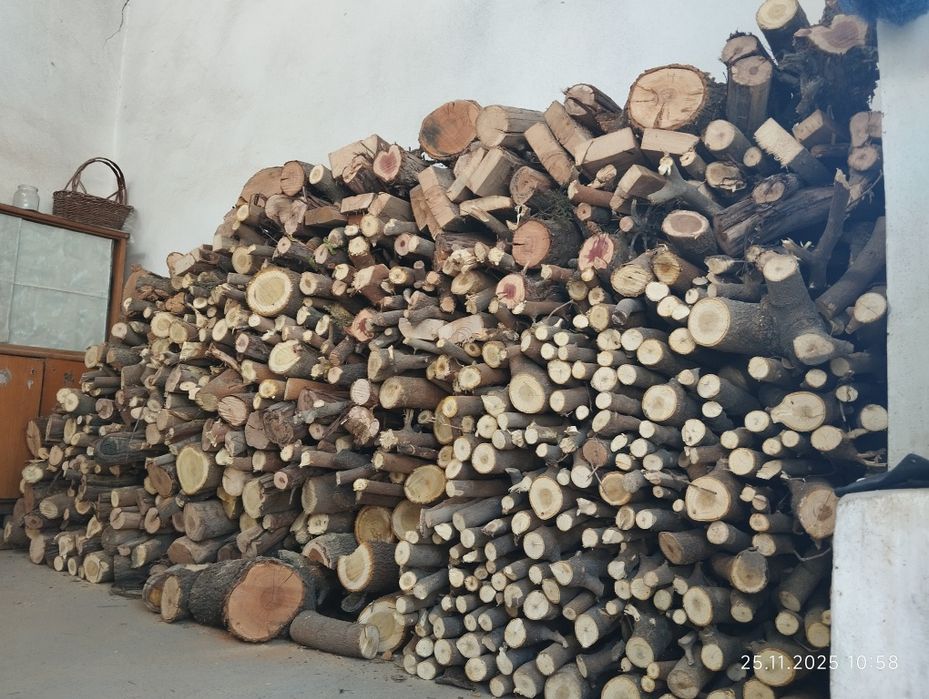 Шахрисабз шахрида Утин сотилади