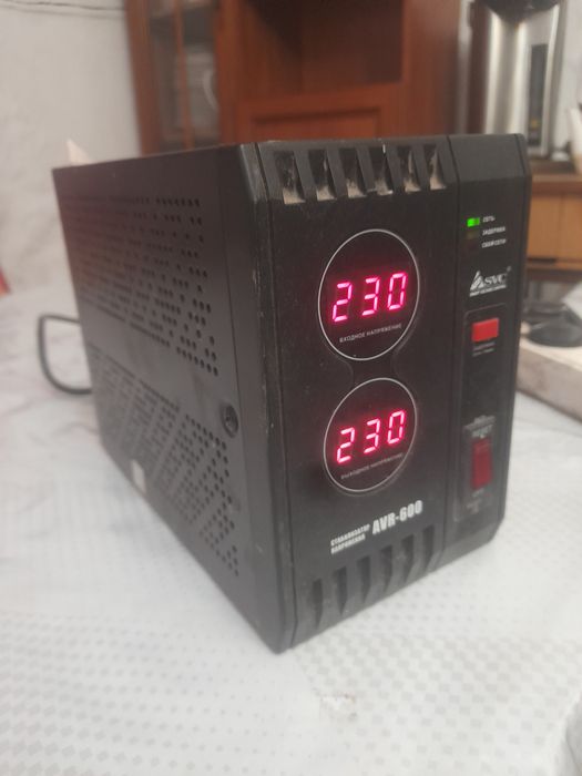Стабилизатор SVC AVR-600