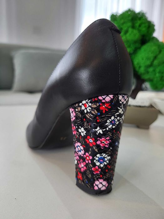 Pantofi piele naturala Corvaris Marimea 35 Negru si Rosu