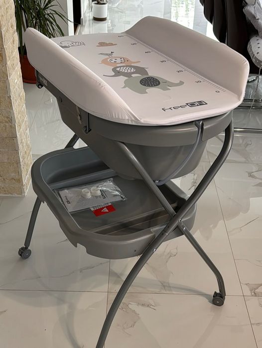 Masă de înfășat + cădiță
