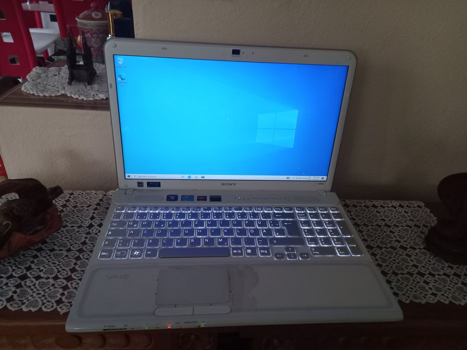 Leptop Sony Vayo i5