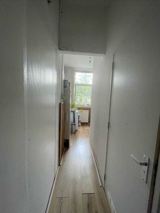 Дава се под наем Едностаен апартамент в София, Център - 40 кв.м за 326.4 € - Снимка #2